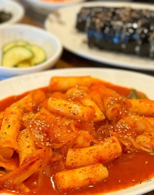  Asian Snack | Authentic Bites in a Saraga Market Corner 