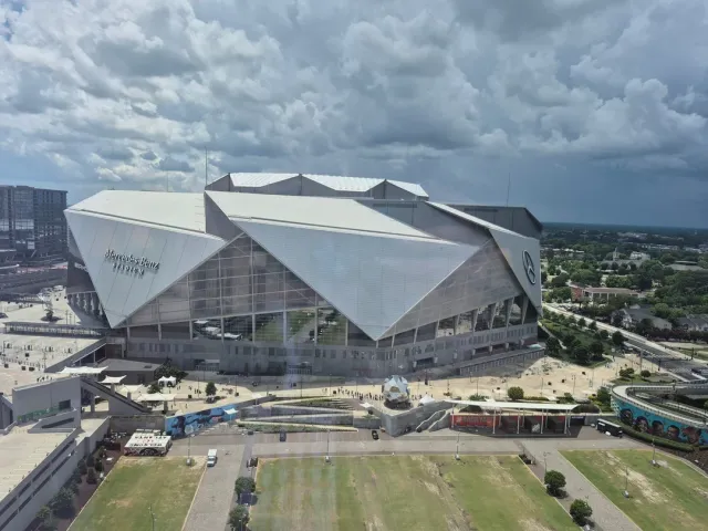 Great Location, Beautiful Hotel! 🏨✨