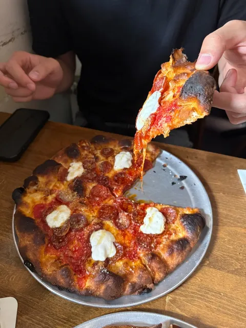 🇬🇧 London's INSTA-FAMOUS Pizza Spot‼️ Sells Out in 30 Mins! 🍕🔥