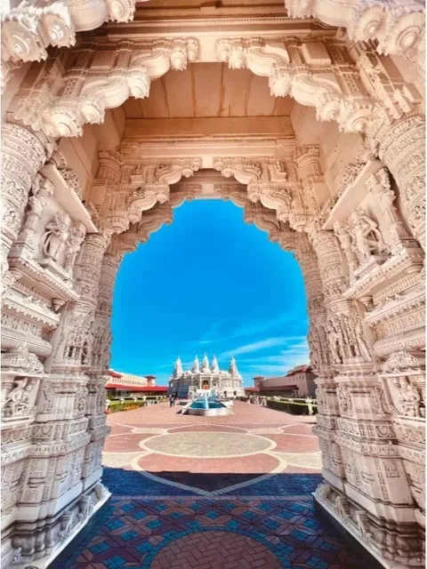 Chicago Day Trip | Stunning Indian Temple Photo Spot 🛕✨  