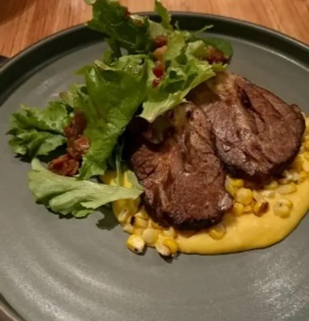 St. Neo’s Brasserie | A Bustling & Polished Brasserie in Savannah