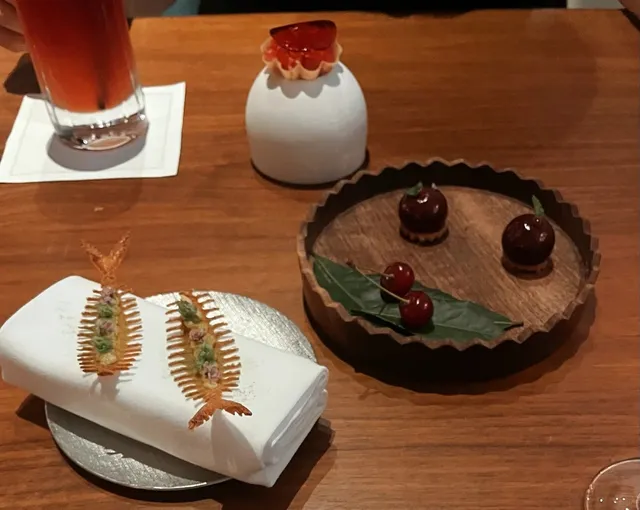 ​​L’abeille: When French-Japanese Fusion Stings (Literally)​​ 🐝🍽️