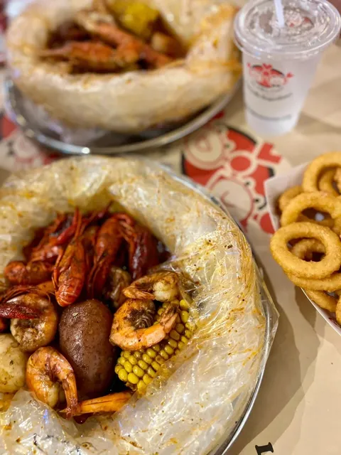 Tampa 🦀 Mr. & Mrs. Crab — Seafood Boil Review!