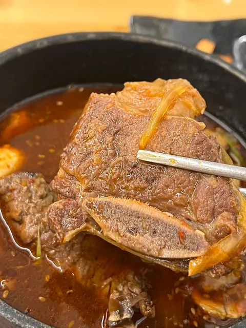 🇩🇪 Run to Heidelberg for MASSIVELY Satisfying Beef Short Ribs! ♨️