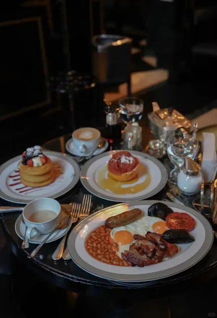 UK | Time Travel 🦉 Breakfast at a 'Century-Old Shop'