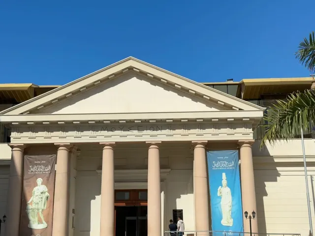 Day Trip from Cairo: Alexandria