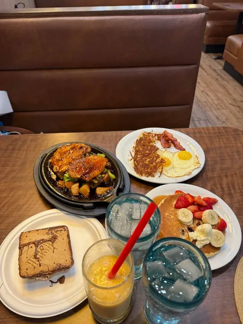 🇺🇸 24-Hour American Diner Experience! Denny's in Las Vegas