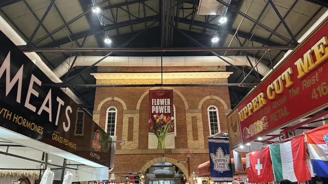 🚢 St. Lawrence + Kensington Market Food Crawl 😋