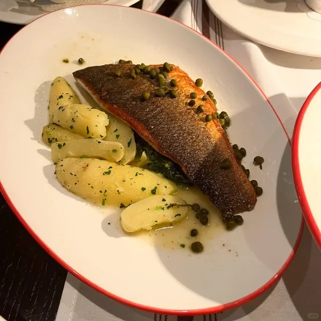 🎄 Bistro Niko | A Festive French Escape in Buckhead