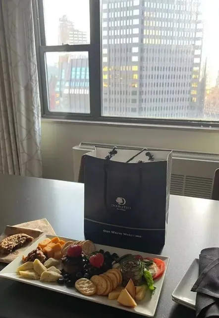 🏨 DoubleTree by Hilton Hotel & Suites Pittsburgh Downtown 