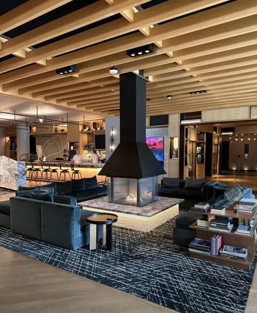 Experience Review of These Two Los Angeles Hotels