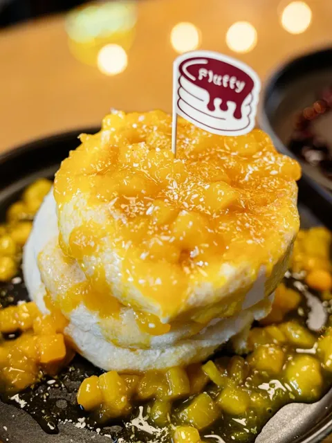 Venice’s Soufflé Spot: Insta-Worthy & Delish AF! 👑