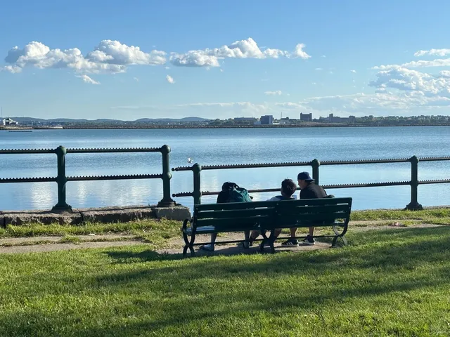 Castle Island, Boston – A Perfect Spot for Leisure 🏰🌊