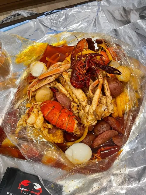 Super Crab Juicy Seafood 🦞 | A Seafood Feast in Rochester!