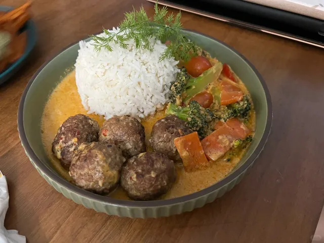 Must-Try in Savanna Southville! 🍽️✨