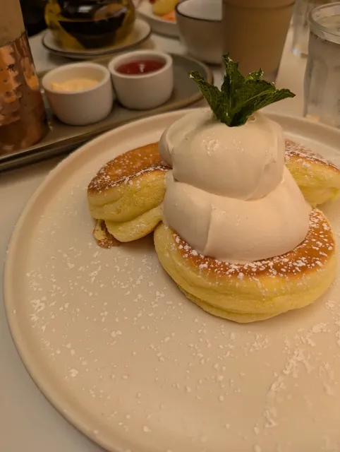 Authentic Japanese Soufflé Pancakes in LA – Flipper's 🥞✨