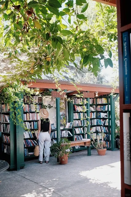 Ojai｜Bart’s Books – The Largest Outdoor Bookstore in the US 📚🌿  