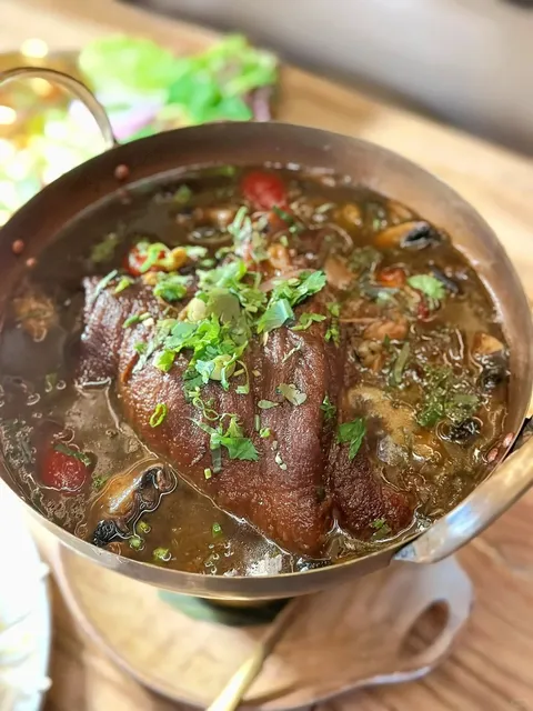 SaiTong Thai - The Pork Knuckle That'll Make You Cry Happy Tears 😭🍖 