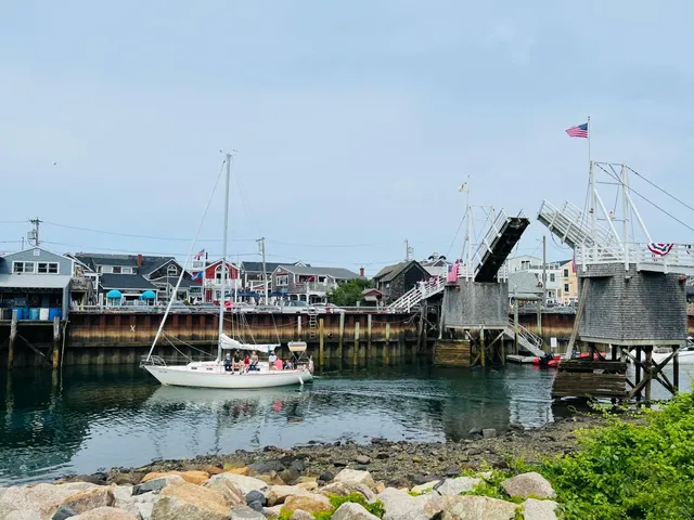 Ogunquit, Maine – A Beautiful Coastal Town 🌊