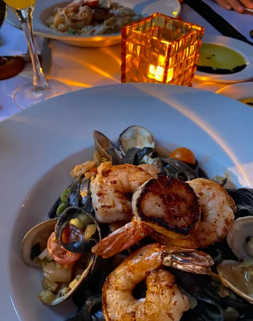 Quebec City in Summer | A Romantic Blend of Food & Cinematic Charm