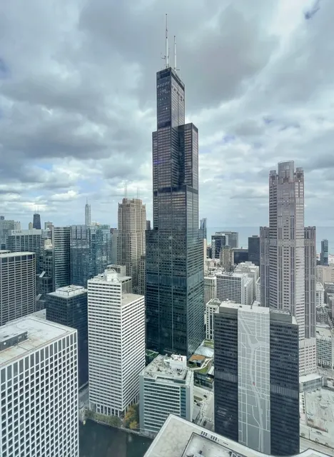 🌟 March Chicago Travel Guide | Windy City Romance! 🌬️💕