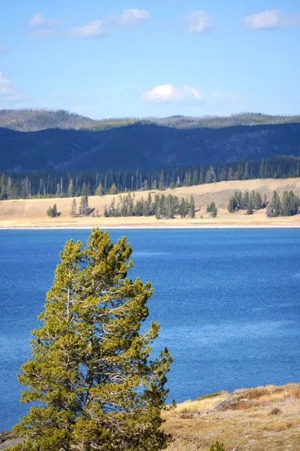 This Hidden Gem Lake Loop is Super-Duper Beautiful