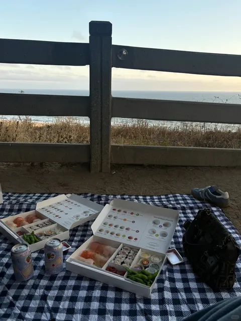 LA To-Do List • Eating Sushi by the Ocean 🌊🍣