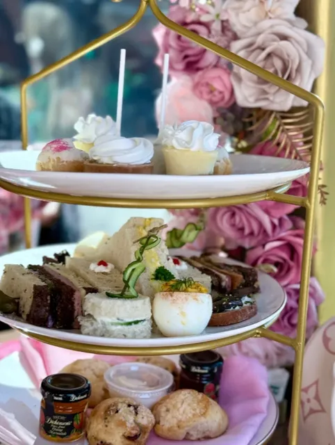 Dallas | 💖 Double-Decker Bus British Afternoon Tea Experience 🎈