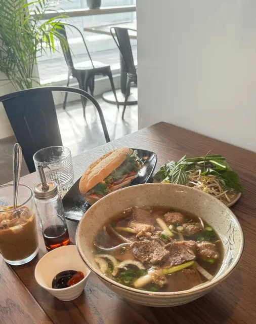 🍜 Halifax’s Style-Over-Substance Pho Spot – Nhà Review!  