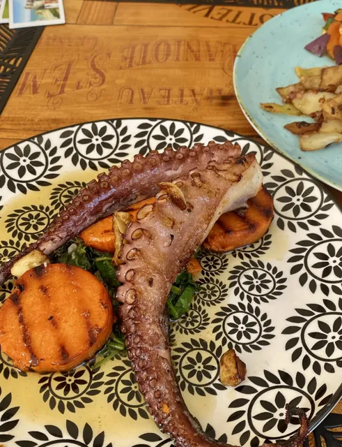 Southern Portugal 🇵🇹 Eats That Put the UK to Shame —0 Carvoeiro Edit