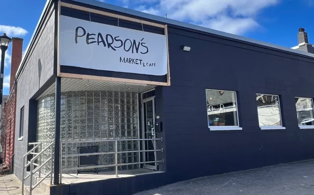 📚 On a Rochester Street Corner