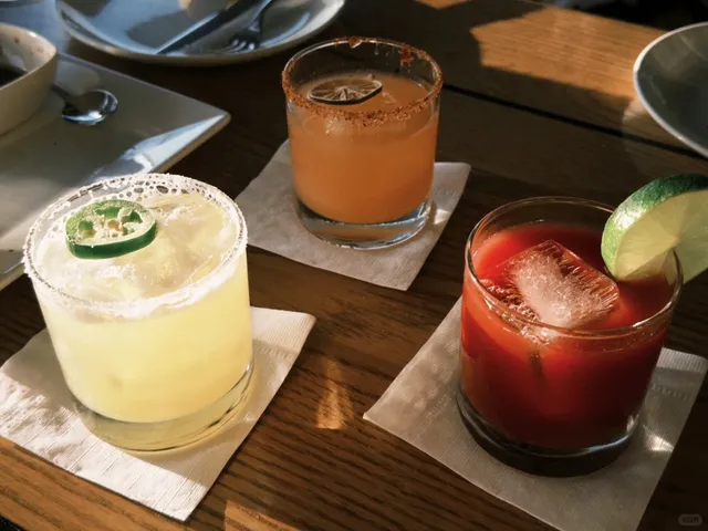 Summer Sailing ⛵️ Lakeview Restaurant — Ray’s Boathouse