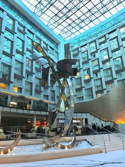 If You're Booking a Hotel in Washington, Sisters, Read This!  