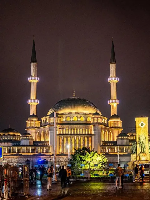 🇹🇷 My First Stop in Turkey: This Romantic City...