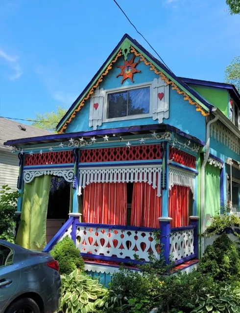 🇨🇦 30-Minute Detour to a Real-Life Candy-Colored Town! 🍭