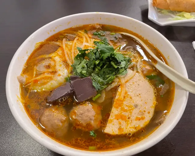 Winnipeg's Best Pho Spot | Pho Que Huong - Huge Portions, Low Prices!