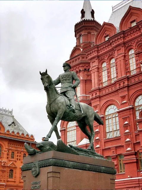 🌆🧱 Moscow: Where Red Walls Meet Timeless Charm 🧱🌆
