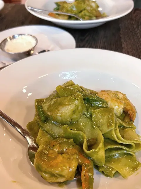 New York | Columbia University’s Daily $1 Oyster Happy Hour 🦪✨