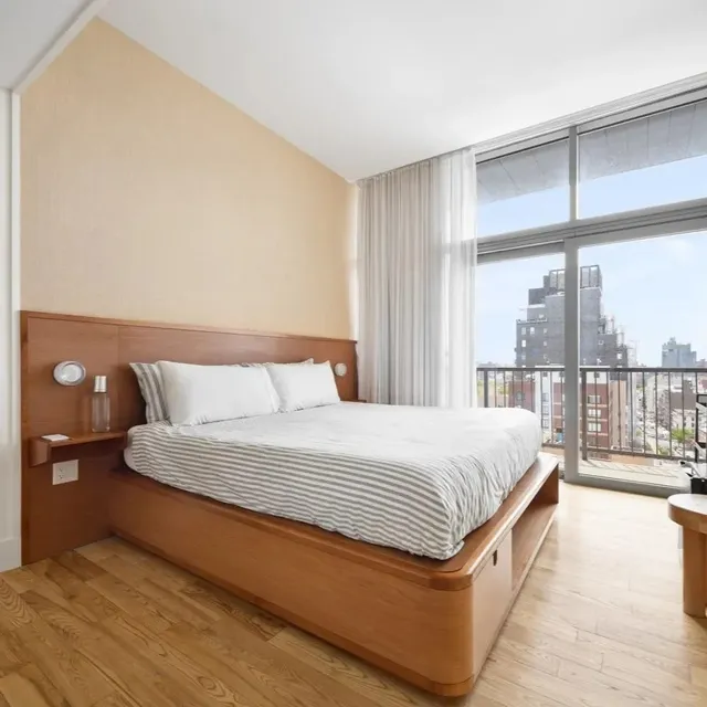 Untitled Hotel: Your Cozy & Serene Escape in NYC 🍂