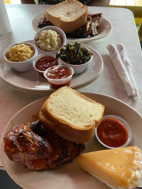 🔥 A Solid BBQ Spot with Old-School Charm! 🍖