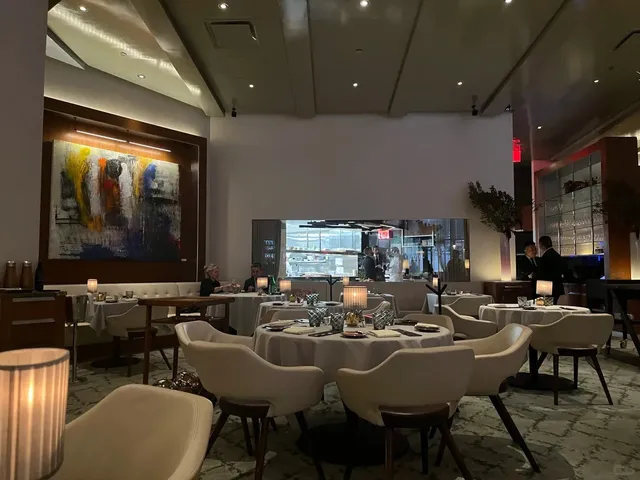 Late-Night Eats Adventure in Chicago｜Diva Thai & Sushi 🍣✨