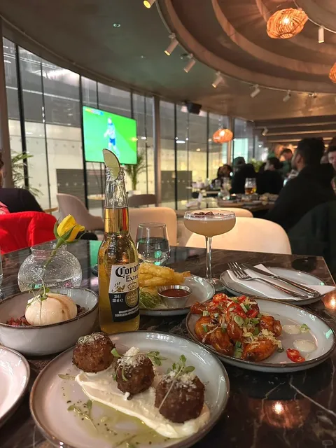  🍴 Watching the World Cup here is too awesome ⚽️‼️
