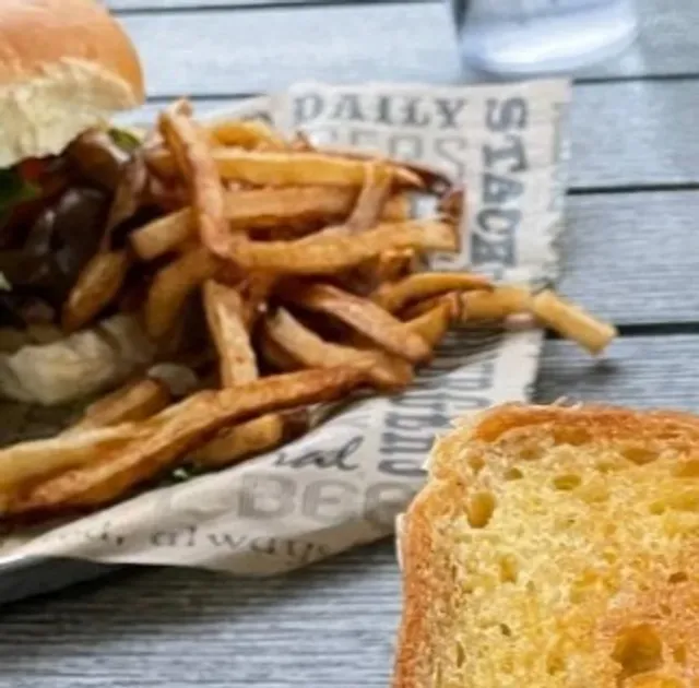 🍔 Stack'd | The Build-Your-Own Burger & Craft Beer Hub