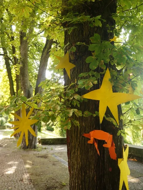 It’s absolutely amazing to take photos sitting among the sculptures! 