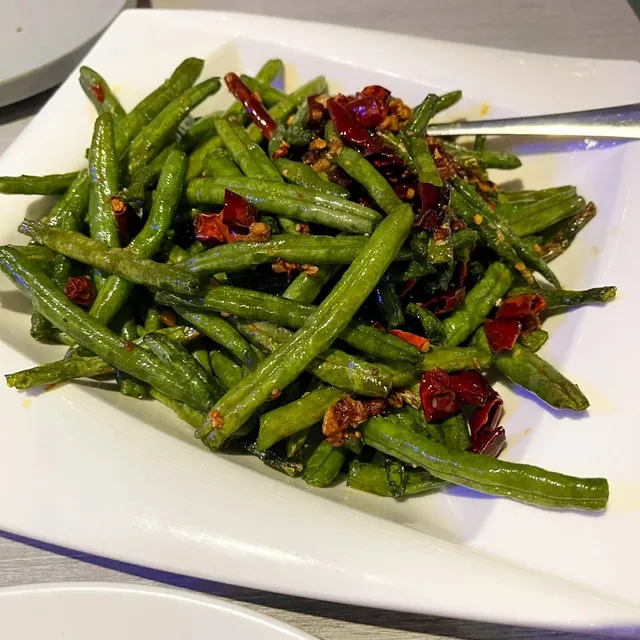 🍜 Noodoh Asian Fusion & Bar | Affordable Eats Near Midtown!