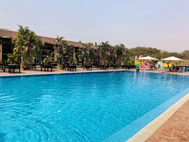 🇳🇬 Abuja Eats ‖ BluCabana Restaurant & Café – The Ultimate Chill Spo