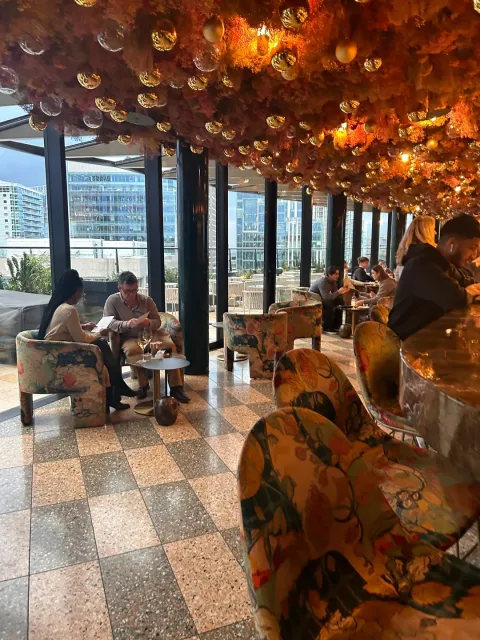 Feeling at Home... Somewhere Between Chic & Elegance ✨🏡