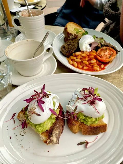 Edinburgh Brunch: Freezing Hands at Scott’s Kitchen in Winter 🥶