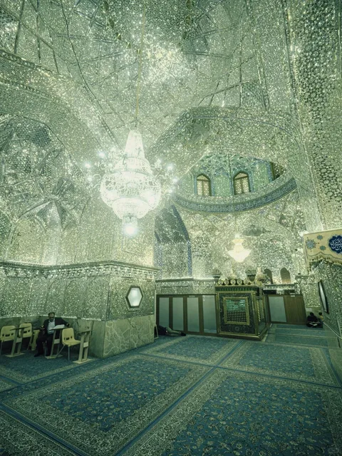 The Green Mirror Mosque 🕌 | A Dreamcore Masterpiece of Persian