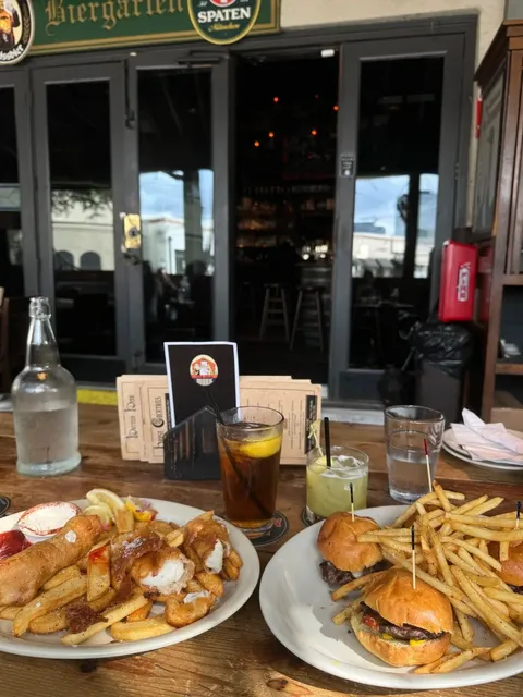 🍺 Dallas Nightlife | A Visit to The Old Monk Pub